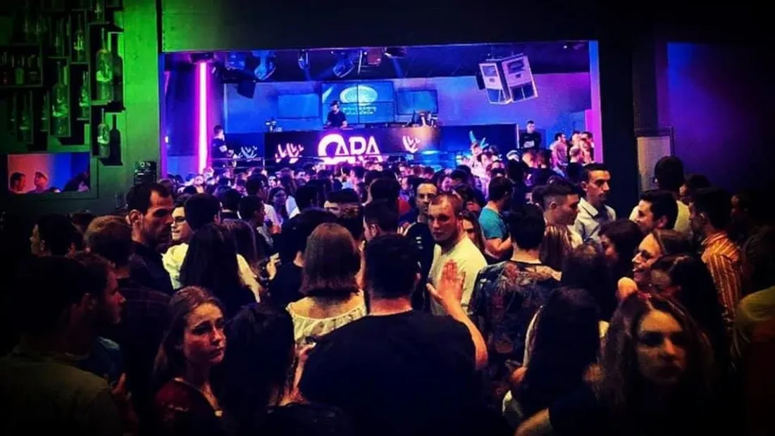 CaraClub Azé foule musique lumières discothèque_CaraClub 53